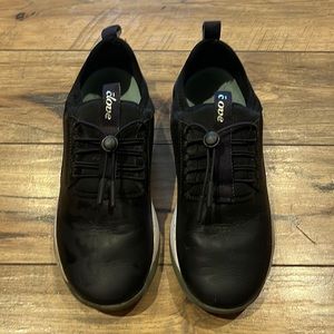 Clove Womens Shoes
